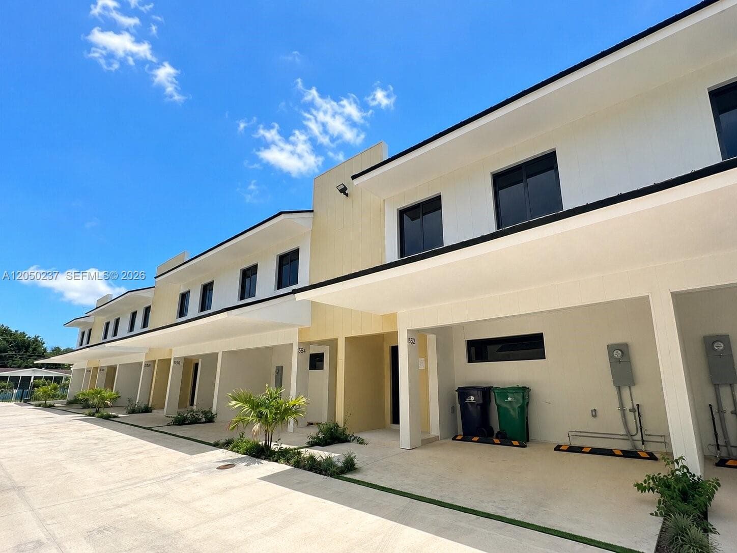 552 NW 7th St # 6, Florida City FL 33034 - Florida City, FL - Photo 1