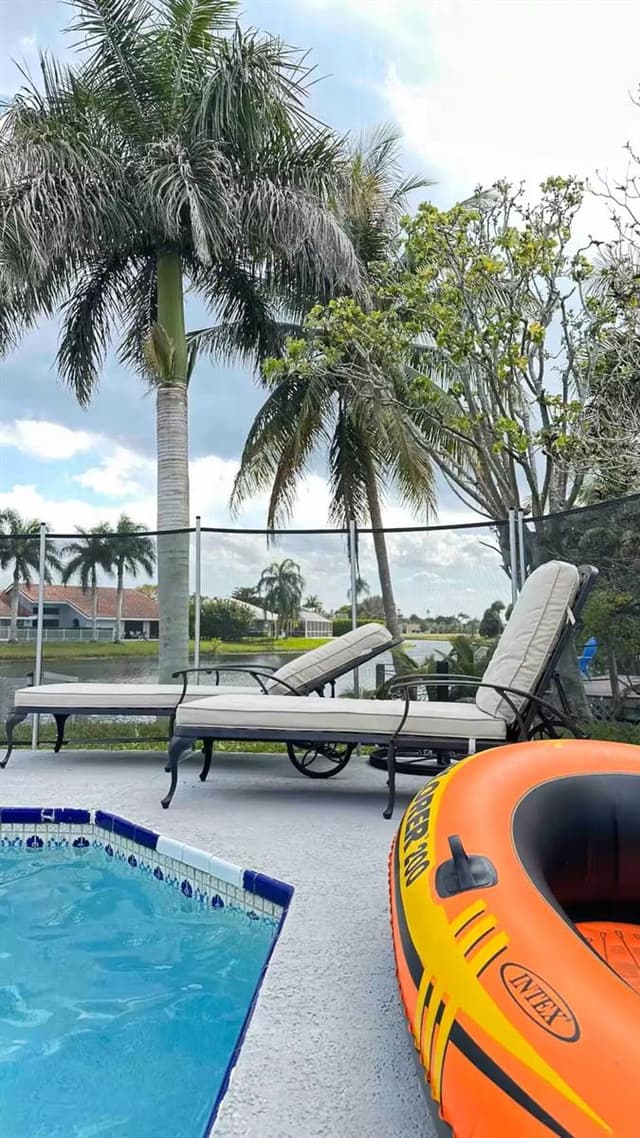 2060 Amesbury Circle, Wellington FL 33414 - Wellington, FL - Photo 3