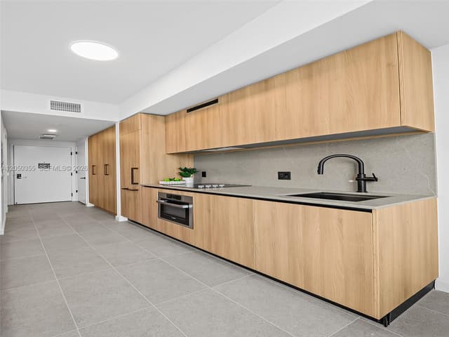 121 NE 5th St # 3704, Miami FL 33132 - Miami, FL - Photo 6