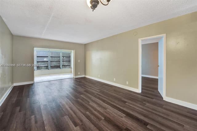 1030 Country Club Dr # 405, Margate FL 33063 - Margate, FL - Photo 2