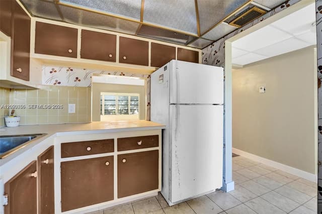 1030 Country Club Dr # 405, Margate FL 33063 - Margate, FL - Photo 7