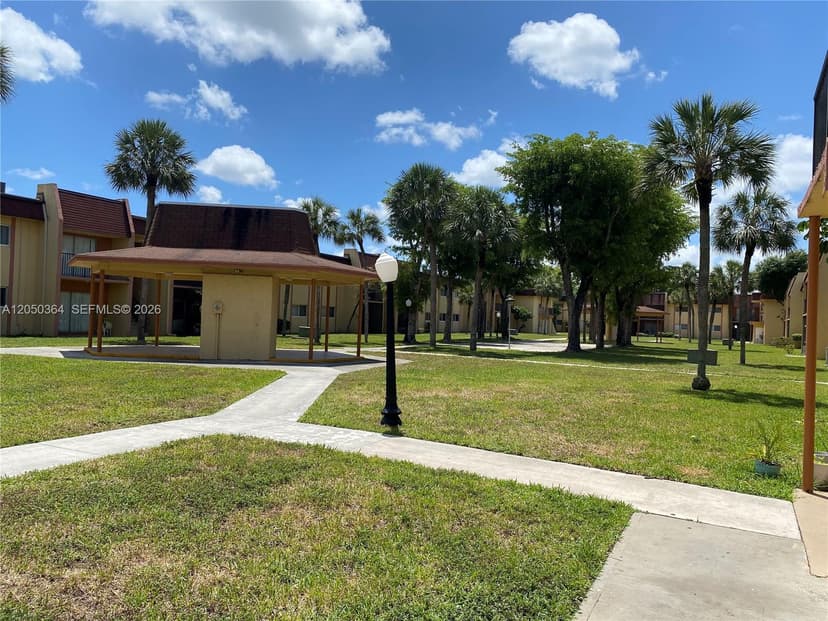 2840 NW 55th Ave # 2D, Lauderhill FL 33313