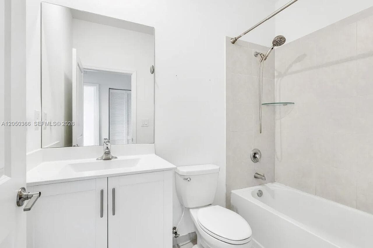 21071 NE 8th Ave # 21071, Miami FL 33179