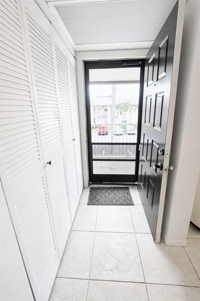 5550 Lakeside Drive # 203, Margate FL 33063 - Margate, FL - Photo 4