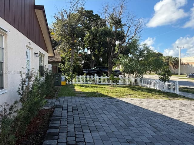 4280 N Dixie Hwy, Boca Raton FL 33431 - Boca Raton, FL - Photo 2