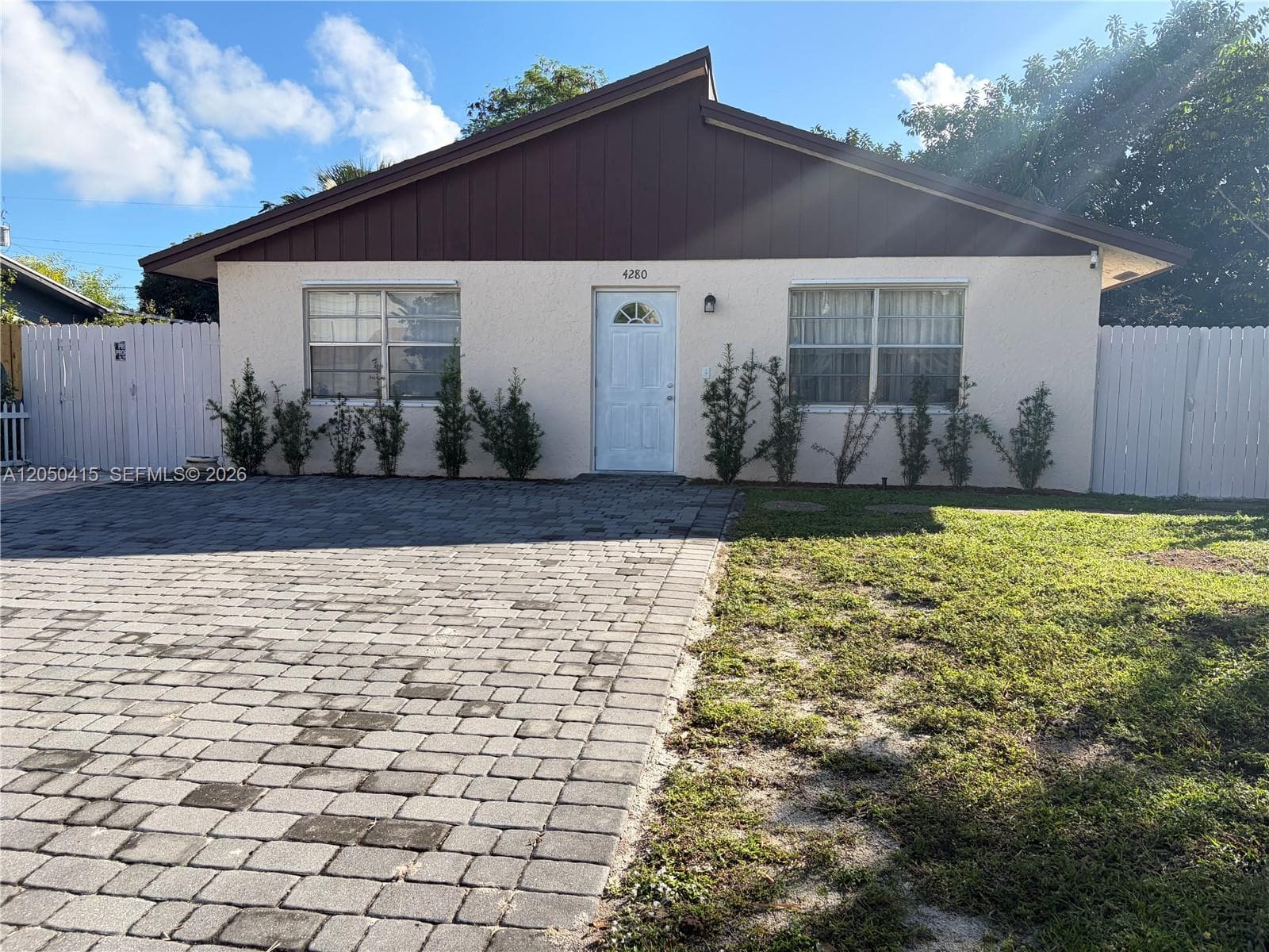 4280 N Dixie Hwy, Boca Raton FL 33431 - Boca Raton, FL - Photo 1