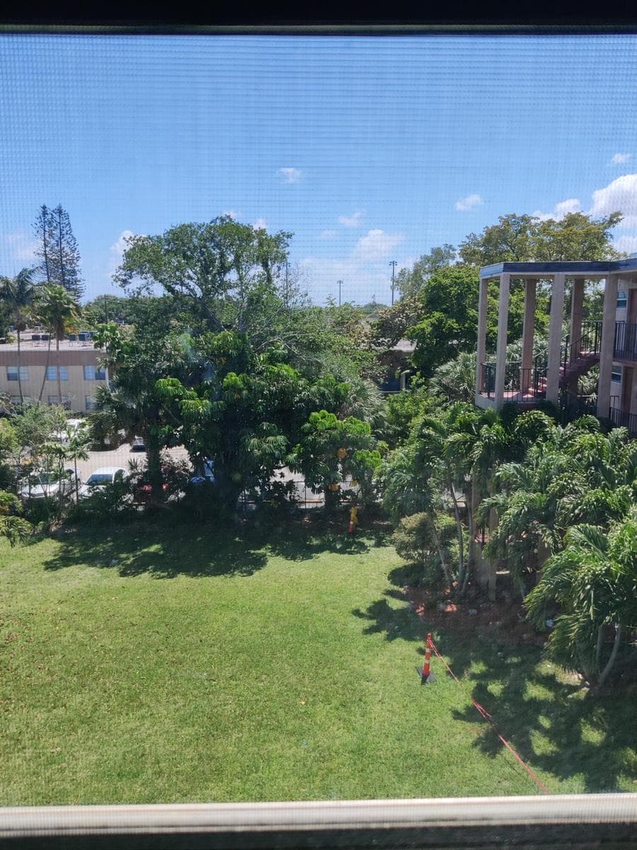 225 Bonnie Boulevard # 405, Palm Springs FL 33461