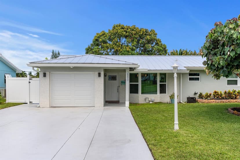 2890 SE 1st Court, Boynton Beach FL 33435