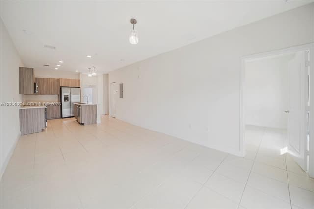 8265 NW 41st St # 202, Doral FL 33166 - Doral, FL - Photo 3