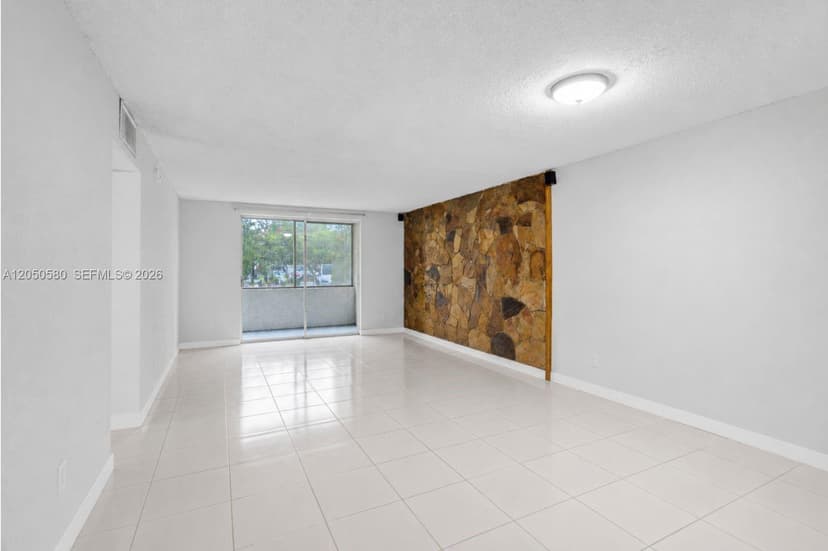 8501 NW 8th St # 105, Miami FL 33126