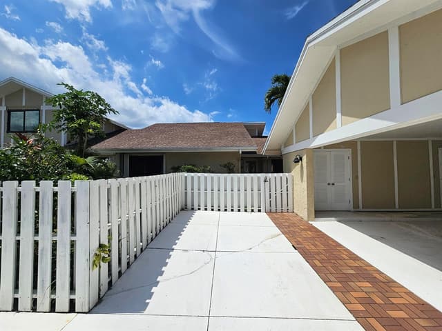 17200 Fownes Crescent, Jupiter FL 33477 - Jupiter, FL - Photo 2
