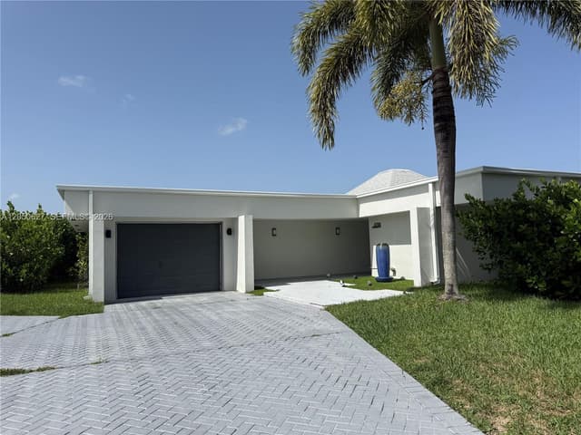 4708 Bayberry Ln, Tamarac FL 33319 - Tamarac, FL - Photo 3