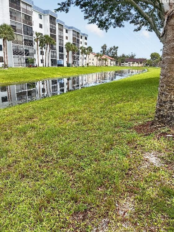 4820 Lucerne Lakes Boulevard W # 402, Lake Worth FL 33467 - Lake Worth, FL - Photo 2