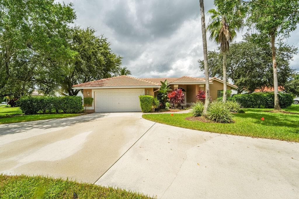 10884 Paso Fino Drive, Wellington FL 33449 - Wellington, FL - Photo 1