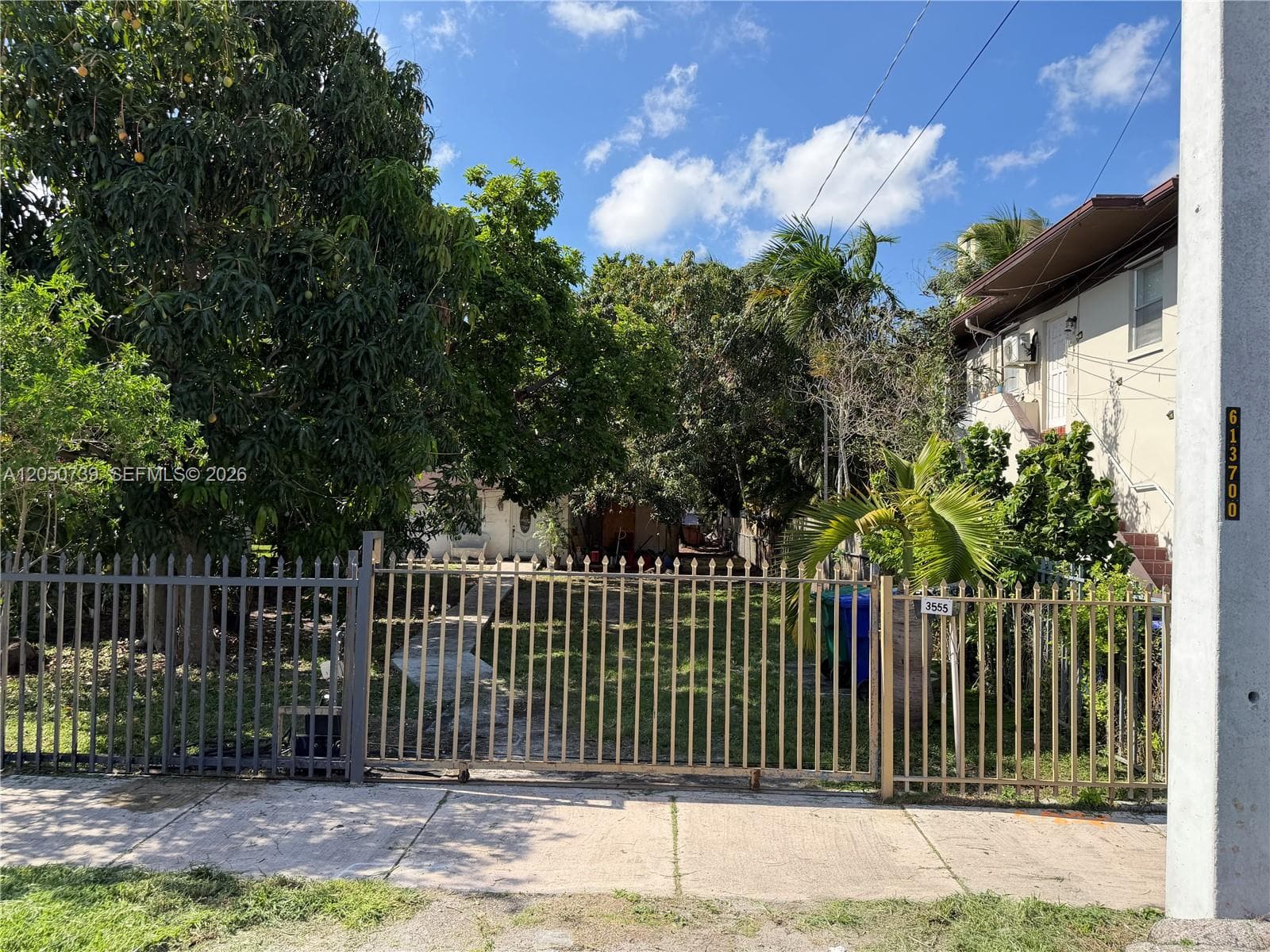 3555 SW 23rd St, Miami FL 33145