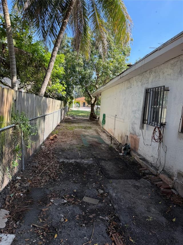 3555 SW 23rd St, Miami FL 33145 - Miami, FL - Photo 5