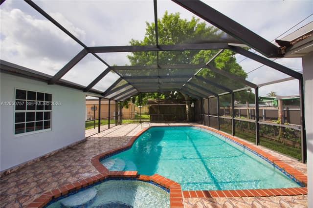 19522 NW 37th Ct, Miami Gardens FL 33055 - Miami Gardens, FL - Photo 2