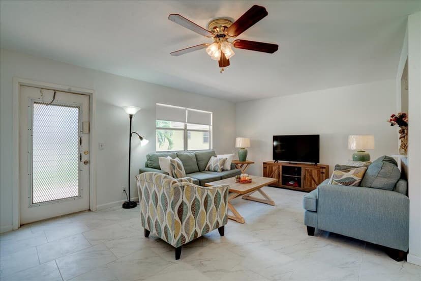 222 Saxony E # 222, Delray Beach FL 33446