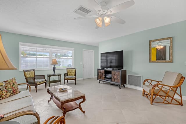 1101 SW 15th Street, Boynton Beach FL 33426 - Boynton Beach, FL - Photo 3