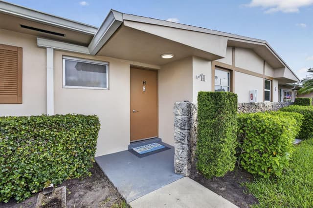 2703 Dudley Drive W # H, West Palm Beach FL 33415 - West Palm Beach, FL - Photo 4