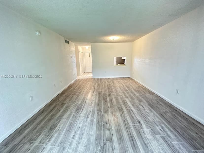 505 NW 177th St # 111, Miami Gardens FL 33169