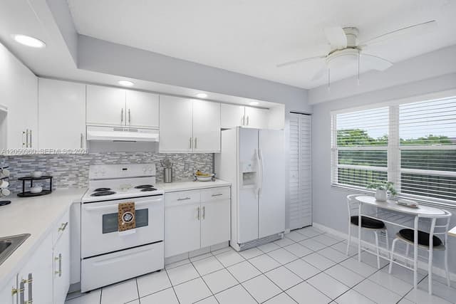 1300 SW 125th Ave # 406K, Pembroke Pines FL 33027 - Pembroke Pines, FL - Photo 7