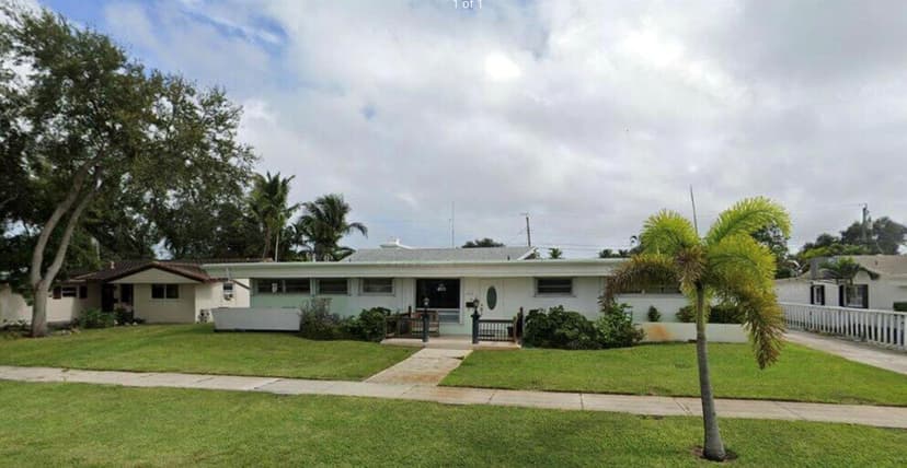 1719 N 44th Avenue, Hollywood FL 33021