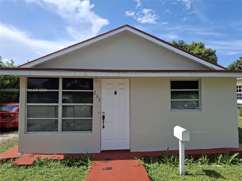233 E 15th St, Hialeah FL 33010