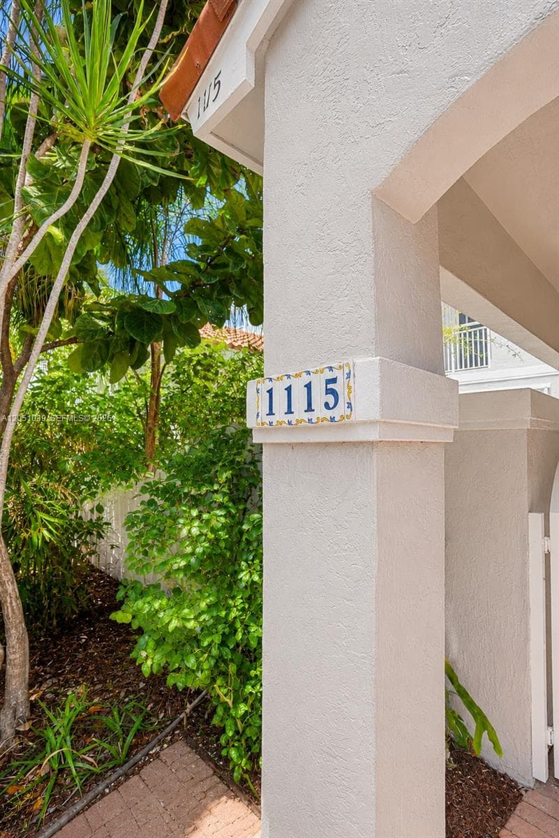 1115 Weeping Willow Way, Hollywood FL 33019