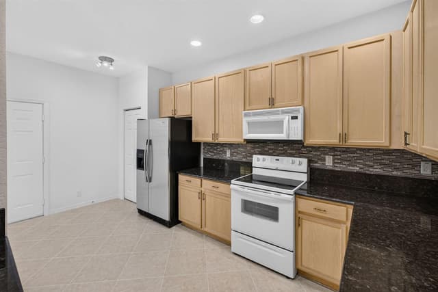 4991 Bonsai Circle # 107, Palm Beach Gardens FL 33418 - Palm Beach Gardens, FL - Photo 6
