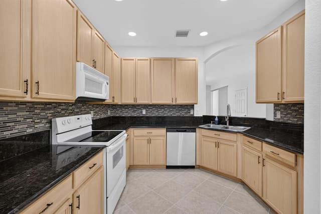 4991 Bonsai Circle # 107, Palm Beach Gardens FL 33418 - Palm Beach Gardens, FL - Photo 3