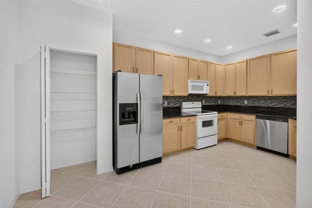 4991 Bonsai Circle # 107, Palm Beach Gardens FL 33418 - Palm Beach Gardens, FL - Photo 5