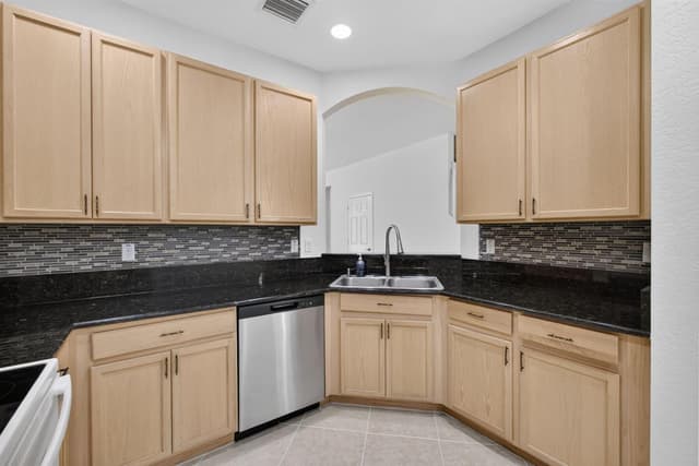 4991 Bonsai Circle # 107, Palm Beach Gardens FL 33418 - Palm Beach Gardens, FL - Photo 4