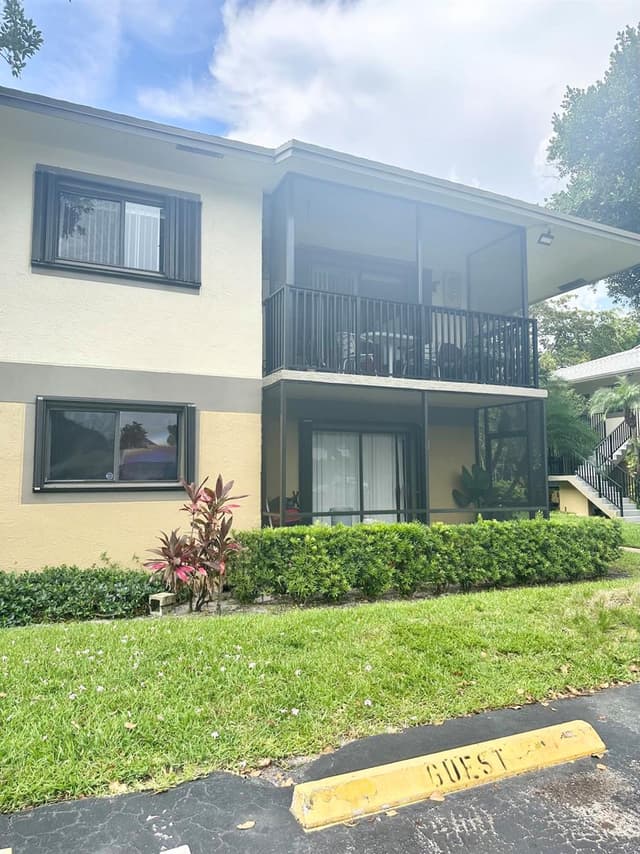 588 Trace Circle # 211, Deerfield Beach FL 33441 - Deerfield Beach, FL - Photo 3