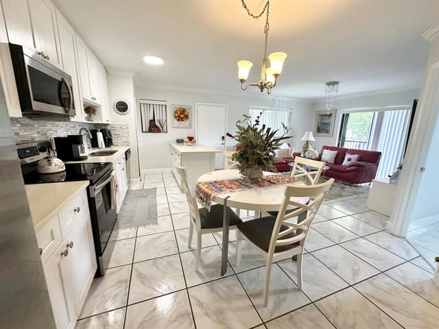 588 Trace Circle # 211, Deerfield Beach FL 33441 - Deerfield Beach, FL - Photo 5