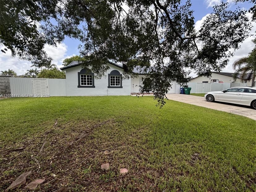 22262 SW 127th Pl, Miami FL 33170