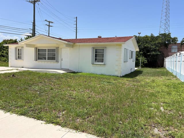 816 24th Avenue N, FL 33460 - Photo 2
