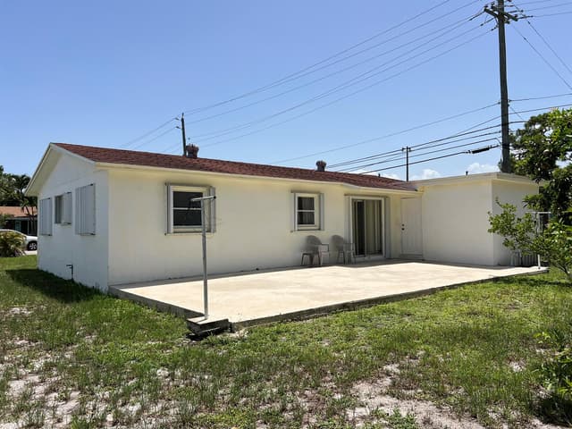 816 24th Avenue N, FL 33460 - Photo 3