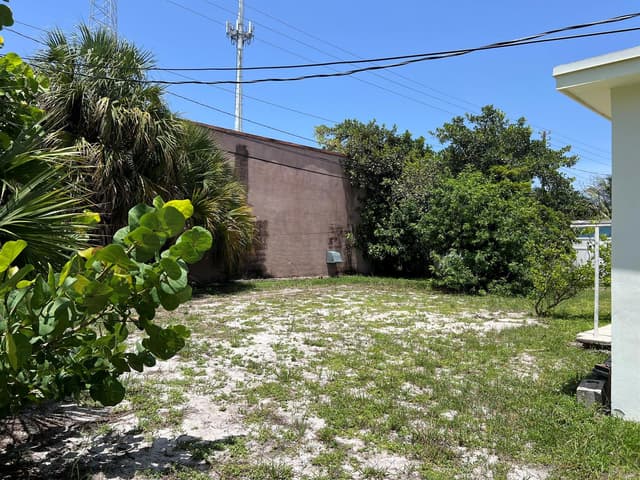 816 24th Avenue N, FL 33460 - Photo 5