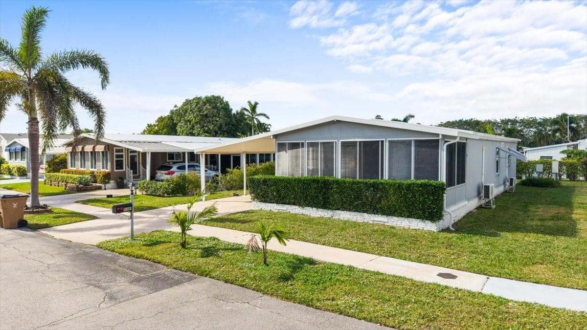 5389 NW 3rd Avenue, Deerfield Beach FL 33064