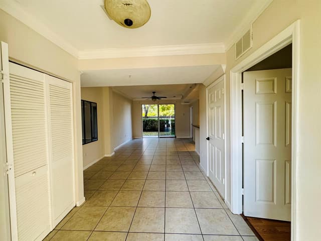 1954 Freeport Lane # 1954, Riviera Beach FL 33404 - Riviera Beach, FL - Photo 2