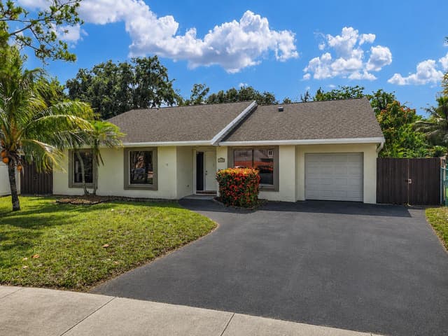 3930 NW 79th Way, Davie FL 33024 - Davie, FL - Photo 4