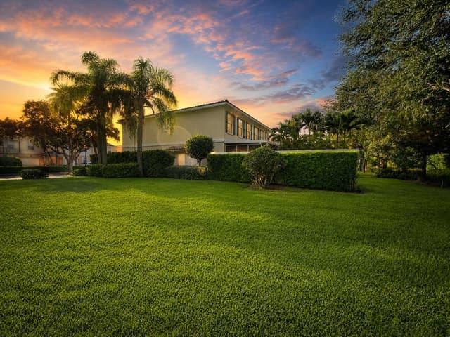436 Capistrano Drive, Palm Beach Gardens FL 33410 - Palm Beach Gardens, FL - Photo 2
