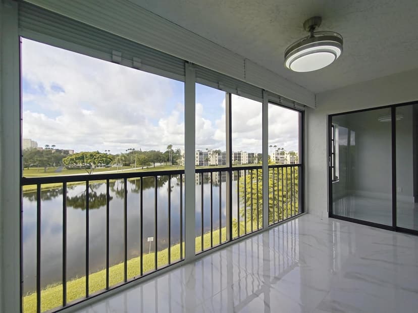 7320 Amberly Lane # 305, Delray Beach FL 33446