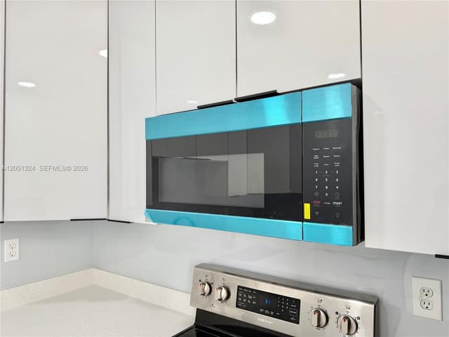 685 SE Park Dr, Hialeah FL 33010 - Hialeah, FL - Photo 6