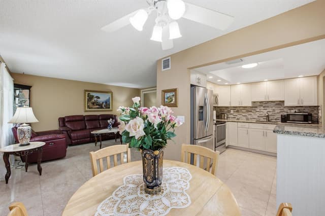 54 Capri B, Delray Beach FL 33484 - Delray Beach, FL - Photo 7