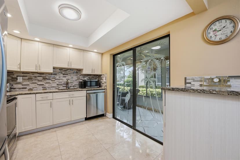 54 Capri B, Delray Beach FL 33484
