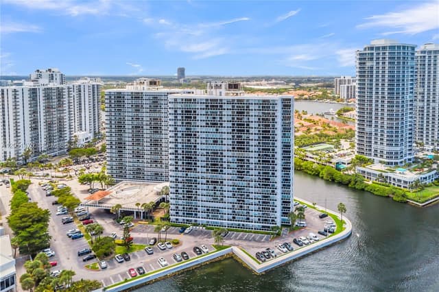 20515 E Country Club Dr # 248, Aventura FL 33180 - Aventura, FL - Photo 2