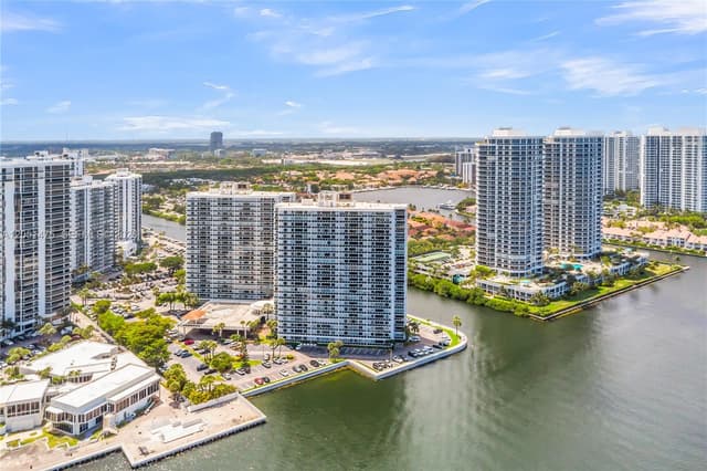 20515 E Country Club Dr # 248, Aventura FL 33180 - Aventura, FL - Photo 4