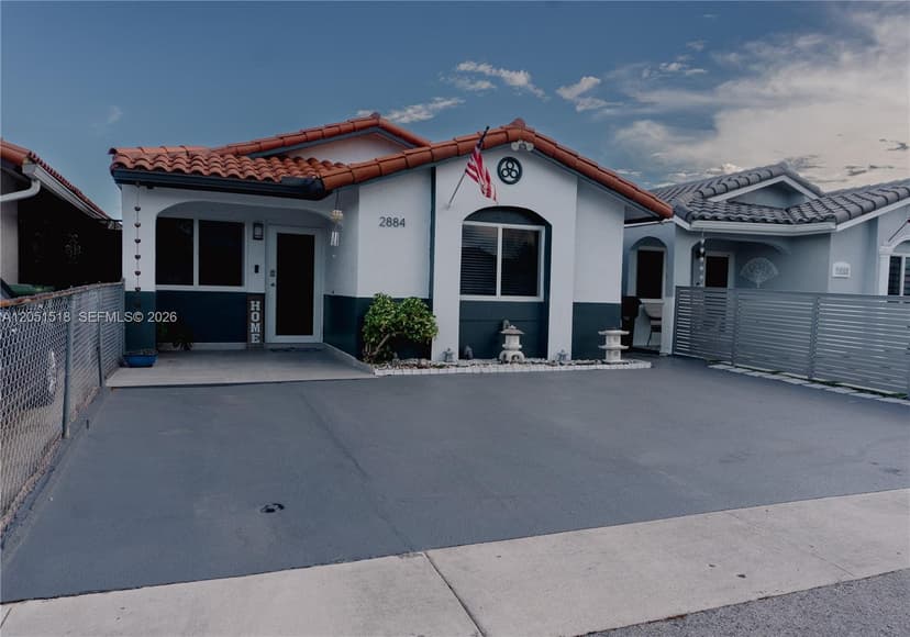 2884 W 75th St, Hialeah FL 33018